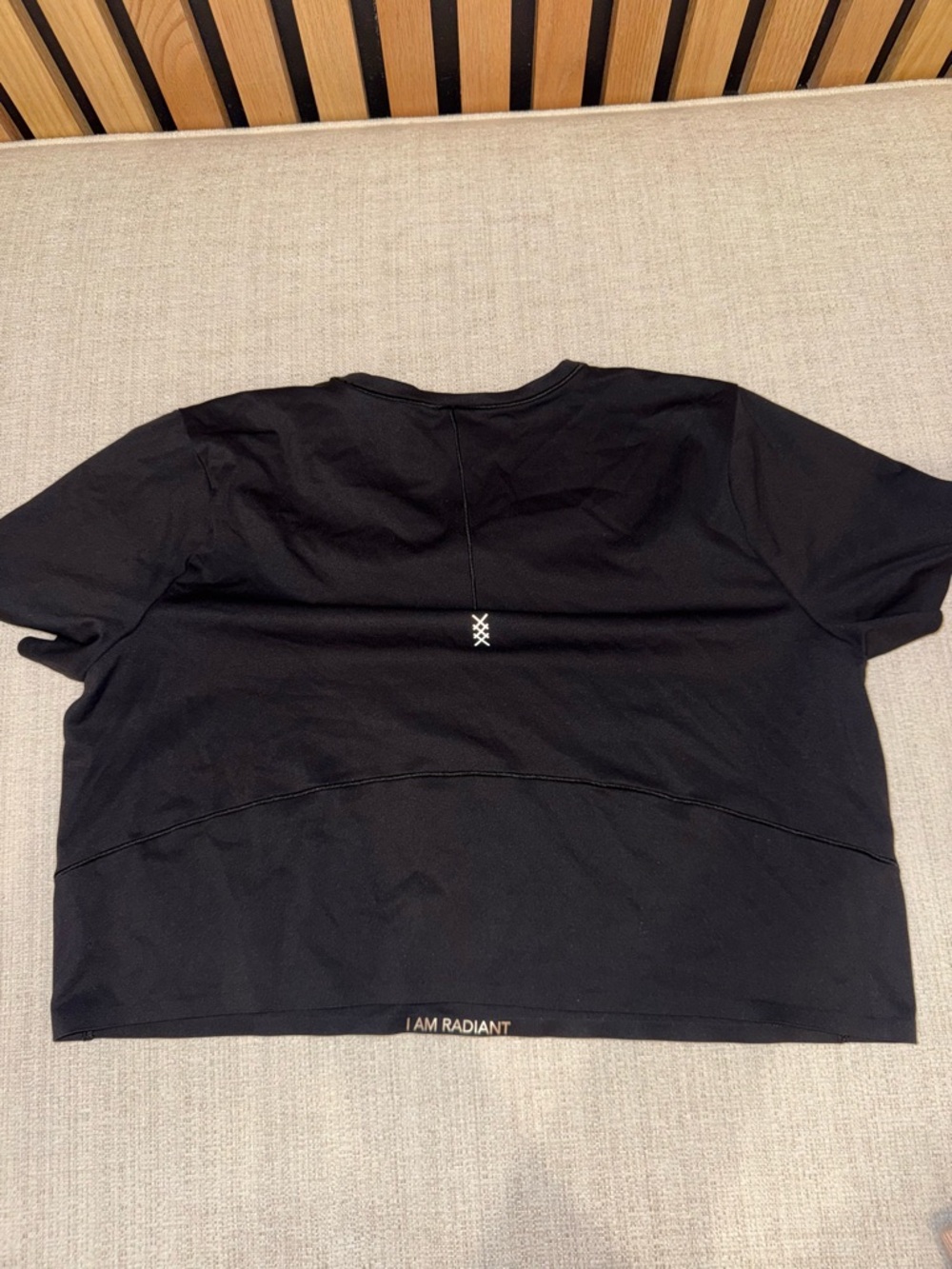 Rhône Serene Crop Performance T-Shirt - Picture 3 of 3